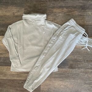 Under Armour Women’s Sweatsuit